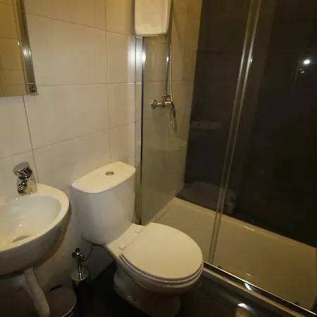 Trindade 3* بورتو